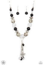 Load image into Gallery viewer, PAPARAZZI Break A Leg! BLOCKBUSTER NECKLACE