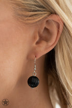 Load image into Gallery viewer, PAPARAZZI Break A Leg! BLOCKBUSTER NECKLACE