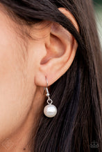 Load image into Gallery viewer, PAPARAZZI Renown Refinement - White