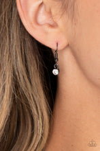 Load image into Gallery viewer, PAPARAZZI Diamond of the Season - Black NECKLACE