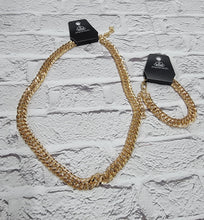 Load image into Gallery viewer, PAPARAZZI Urban Uppercut - Gold NECKLACE
