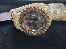 Load image into Gallery viewer, Speechless Sparkle Pearl Bracelet (gold)
