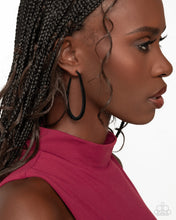 Load image into Gallery viewer, PAPARAZZI The Right Angle - Black EARRINGS
