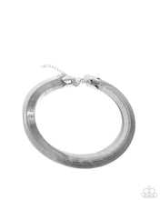 Load image into Gallery viewer, PAPARAZZI Sleek Suite - Silver NECKLACE
