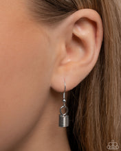 Load image into Gallery viewer, PAPARAZZI Sleek Suite - Silver NECKLACE
