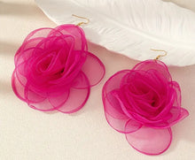 Load image into Gallery viewer, Pink tulle flower Earrings
