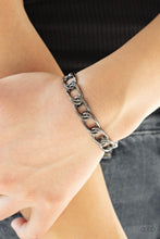 Load image into Gallery viewer, PAPARAZZI LINK Tank - Black
