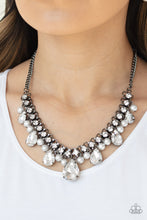 Load image into Gallery viewer, PAPARAZZI Knockout Queen - Black NECKLACES
