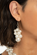 Load image into Gallery viewer, PAPARAZZI < Regal > 2020 ZI Collection Necklace
