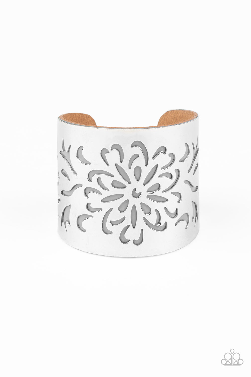 PAPARAZZI Get Your Bloom On - Silver