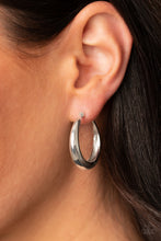 Load image into Gallery viewer, PAPARAZZI Lay It On Thick - Silver 499

