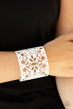 Load image into Gallery viewer, PAPARAZZI Hacienda Hotspot - White 1017
