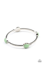 Load image into Gallery viewer, PAPARAZZI Dewdrop Dancing - Green
