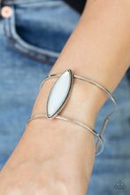 Load image into Gallery viewer, PAPARAZZI What You SEER Is What You Get - White BRACELET
