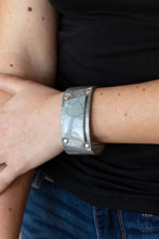 Load image into Gallery viewer, PAPARAZZI Geo Glamper - Silver BRACELET
