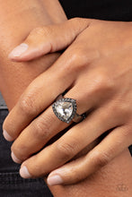 Load image into Gallery viewer, PAPARAZZI Tour de Timeless - Black Ring
