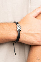 Load image into Gallery viewer, PAPARAZZI Arrow Pharaoh - Black
