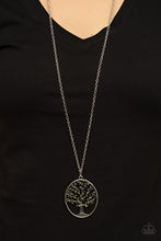 Load image into Gallery viewer, PAPARAZZI Autumn Abundance - Green Necklace
