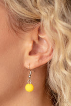 Load image into Gallery viewer, PAPARAZZI Summer Splash - Yellow NECKLACES
