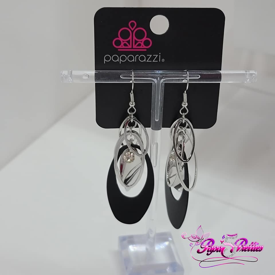 Paparazzi ♥ Ambitious Allure - Black ♥ Earrings